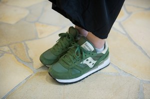 山室 紋芽さん - サッカニー(Saucony)、ホグロフス(HAGLÖFS)｜阪急梅田ストリートスナップ - 写真4