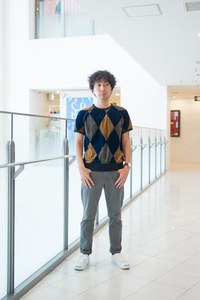 鎌田さん - ネサーンス(NAISSANCE)、コンバース(CONVERSE)｜阪急梅田ストリートスナップ - 写真1