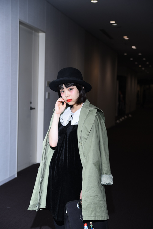 瀬戸 あゆみさん - エイミー インザ バッティー ガール(Aymmy in the batty girls)、ユニフ(UNIF)｜渋谷ストリートスナップ - 写真3