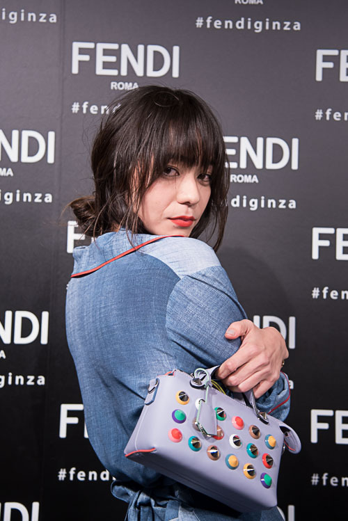 竹下 玲奈さん - フェンディ(FENDI)｜銀座ストリートスナップ - 写真3