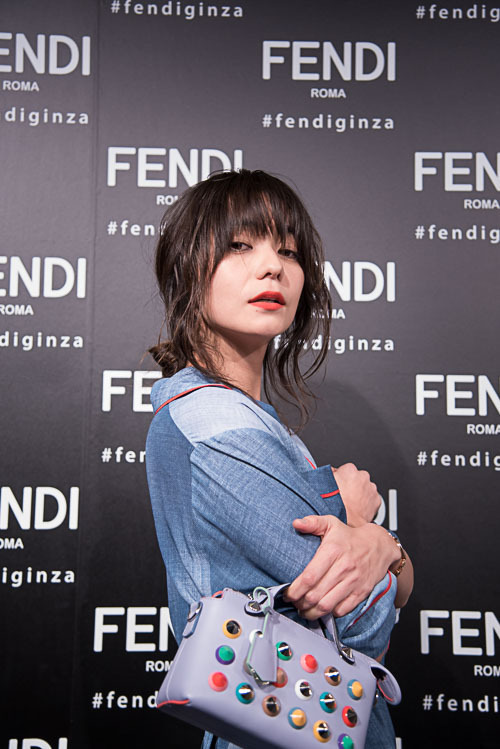 竹下 玲奈さん - フェンディ(FENDI)｜銀座ストリートスナップ - 写真2