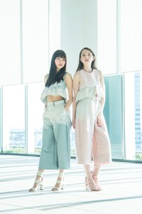 池田 さえみ/斉藤 アリスさん - ハナエモリ マニュスクリ(Hanae Mori manuscrit)｜渋谷ストリートスナップ - 写真1