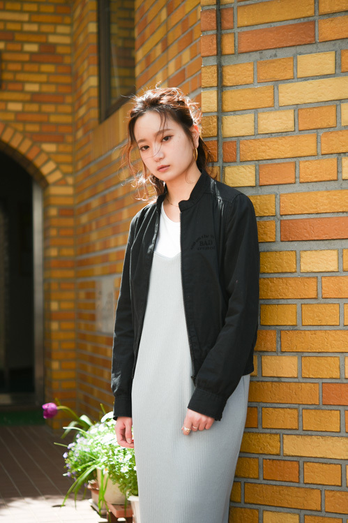 萱 みさきさん - マウジー(MOUSSY)、ケービーエフ(KBF)｜原宿ストリートスナップ - 写真2