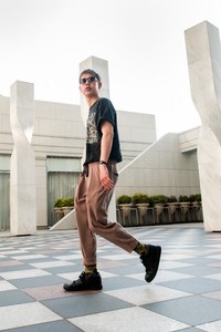 岡崎 翼さん - ジョン ローレンス サリバン(JOHN LAWRENCE SULLIVAN)、ナイキ(NIKE)｜青山・表参道ストリートスナップ - 写真1