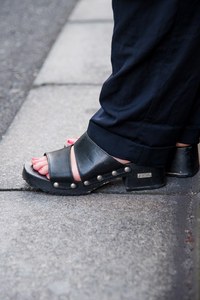 岡島 成美さん - プレイ・コム デ ギャルソン(PLAY COMME des GARÇONS)、ザラ(ZARA)｜原宿ストリートスナップ - 写真7