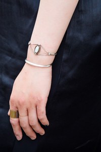 岡島 成美さん - プレイ・コム デ ギャルソン(PLAY COMME des GARÇONS)、ザラ(ZARA)｜原宿ストリートスナップ - 写真6