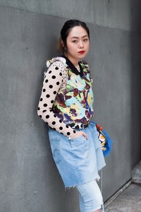 稲永 晴子さん - リーバイス(Levi's)、ツモリチサト(TSUMORI CHISATO)｜原宿ストリートスナップ - 写真1