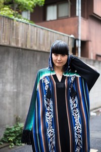 アラフカ ナオ　さん - サカイ(sacai)、ヴァンズ(Vans)｜青山・表参道ストリートスナップ - 写真2