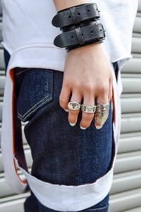 宿谷 愛里さん - ファセッタズム(FACETASM)、ガンリュウ(GANRYU)｜原宿ストリートスナップ - 写真2