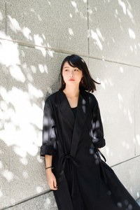 サ カリンさん - ワイズ(Y's)、ミュウミュウ(MIU MIU)｜青山・表参道ストリートスナップ - 写真1