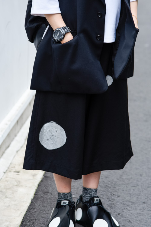 佐々木 彩さん - コム デ ギャルソン(COMME des GARÇONS)、ヨウジヤマモト(Yohji Yamamoto)｜原宿ストリートスナップ - 写真6