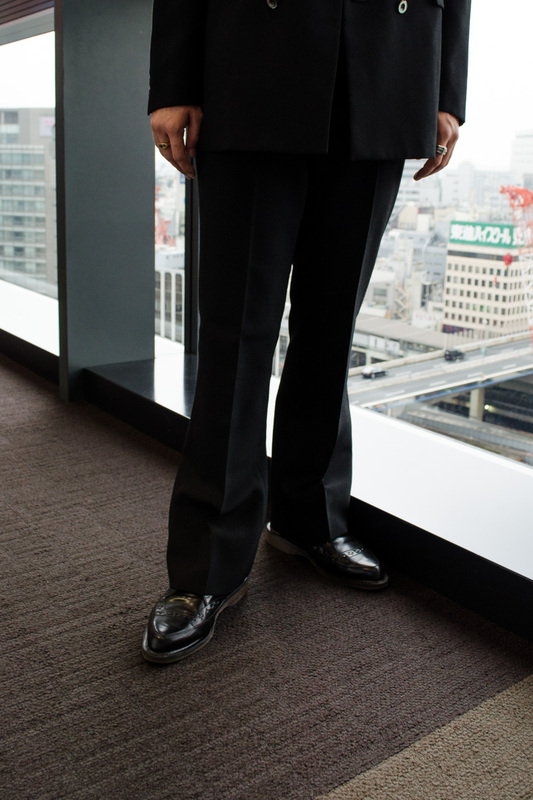 手塚 凛太郎さん - ティム ハミルトン(Tim Hamilton)、サンローラン(Saint Laurent)｜渋谷ストリートスナップ - 写真3
