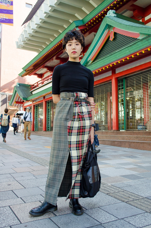 山野 萌々子さん - ザラ(ZARA)、トーガ オッズ＆エンズ(TOGA Odds & Ends)｜原宿ストリートスナップ - 写真2