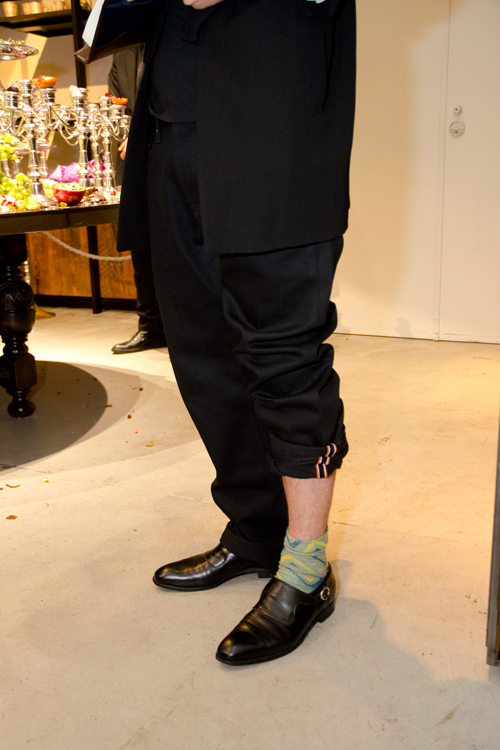 眞鍋 和明さん - ザ ヴィリディアン(The Viridi-anne)、バーカーブラック(BARKER BLACK)｜青山・表参道ストリートスナップ - 写真3
