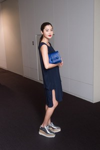 絵美里さん - ステラ マッカートニー(STELLA McCARTNEY)、バレンシアガ(BALENCIAGA)｜渋谷ストリートスナップ - 写真1