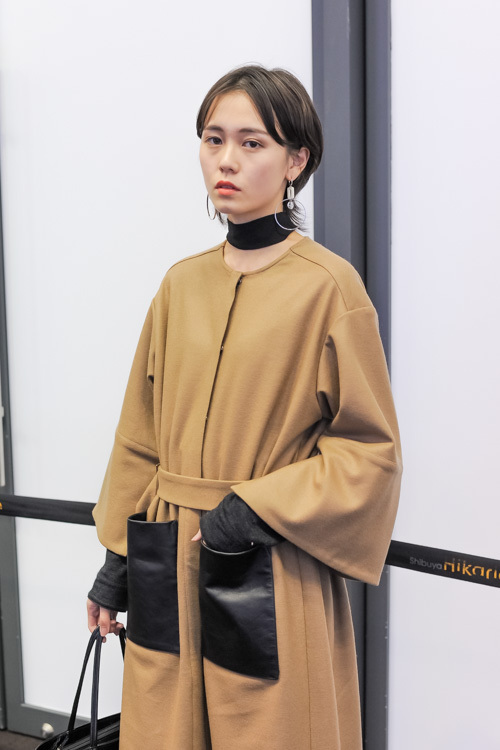 平野 マユさん - ミュラー オブ ヨシオクボ(muller of yoshiokubo)、タクタク(tac:tac)｜渋谷ストリートスナップ - 写真2