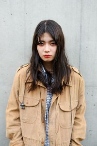 瀧澤 香菜さん - 古着(ユーズド)(USED)、トミー ヒルフィガー(TOMMY HILFIGER)｜原宿ストリートスナップ - 写真1
