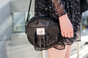 里紗さん - ザラ(ZARA)、ドクターマーチン(Dr. Martens)｜原宿ストリートスナップ - 写真5