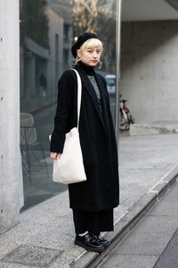 冬木 里佳さん - ユニクロ(UNIQLO)、ルメール(LEMAIRE)｜原宿ストリートスナップ - 写真1