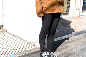 石黒 香さん - カーハート(CARHARTT)、コンバース(CONVERSE)｜原宿ストリートスナップ - 写真4