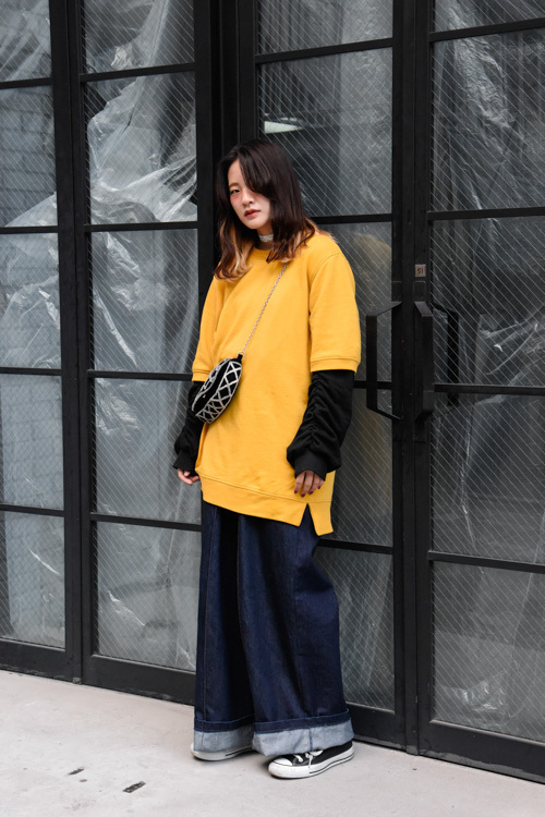 飯塚 沙恵さん - コンバース(CONVERSE)、エイチ＆エム(H&M)｜原宿ストリートスナップ - 写真1
