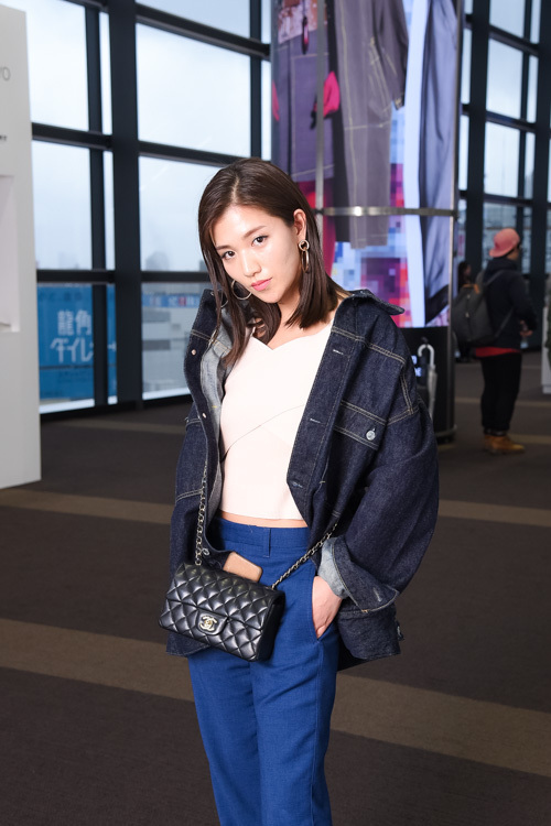 上原 歩さん - ケイスリーアンドコー(k3&co.)、ザラ(ZARA)｜渋谷ストリートスナップ - 写真1