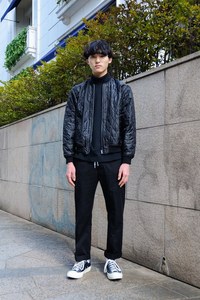 白井 恭輔さん - コム デ ギャルソン(COMME des GARÇONS)、プレイ・コム デ ギャルソン(PLAY COMME des GARÇONS)｜原宿ストリートスナップ - 写真1