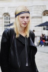 ジュリアさん - ラグ ＆ ボーン(rag & bone)｜ロンドンストリートスナップ - 写真1