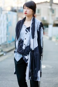 香月さん - ディウカ(divka)、クジャク(kujaku)｜原宿ストリートスナップ - 写真2