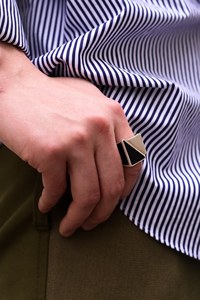 前野 祐貴さん - ヴェトモン(VETEMENTS)、コム デ ギャルソン(COMME des GARÇONS)｜原宿ストリートスナップ - 写真6