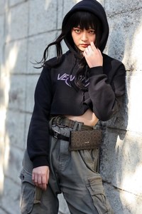 アリサさん - ヴィンテージ(vintage)、カルバン・クライン(Calvin Klein)｜原宿ストリートスナップ - 写真2