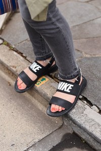 明星さん - ミスティウーマン(mysty woman)、ユニクロ(UNIQLO)｜青山・表参道ストリートスナップ - 写真4