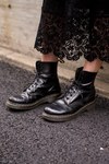 長田 侑子さん - トリコ ・コム デ ギャルソン(trict COMME des GARÇONS)、ドクターマーチン(Dr. Martens)｜原宿ストリートスナップ5