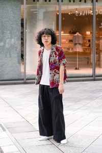 佐藤 浩輔さん - トーガ ビリリース(TOGA VIRILIS)、ヘインズ(Hanes)｜青山・表参道ストリートスナップ - 写真1