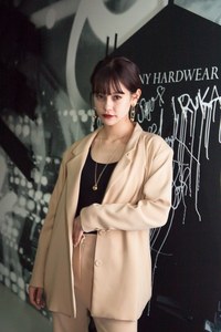 エマさん - ロエベ(LOEWE)｜その他ストリートスナップ - 写真1