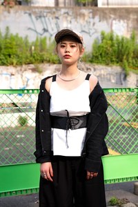 桑原 沙耶さん - クロ(KURO)、フォーエバー21(FOREVER21)｜原宿ストリートスナップ - 写真2