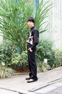 中原 一馬さん - オールモストブラック(ALMOSTBLACK)、メゾン マルタン マルジェラ(Maison Martin Margiela)｜原宿ストリートスナップ - 写真1