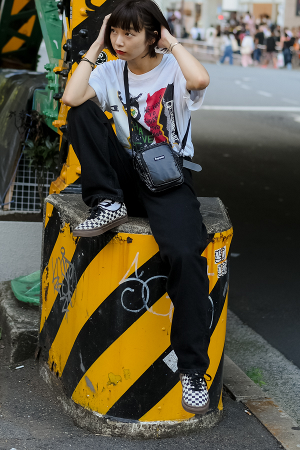 浅井 なつみさん - ヴァンズ(Vans)、シュプリーム(Supreme)｜渋谷ストリートスナップ6