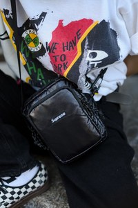 浅井 なつみさん - ヴァンズ(Vans)、シュプリーム(Supreme)｜渋谷ストリートスナップ - 写真4