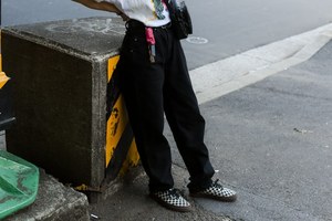 浅井 なつみさん - ヴァンズ(Vans)、シュプリーム(Supreme)｜渋谷ストリートスナップ - 写真7