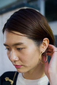 めぐみさん - キン(KIN)、リーバイス(Levi's)｜原宿ストリートスナップ - 写真2