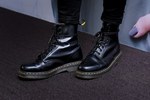 ララさん - アクネ ストゥディオズ(Acne Studios)、ドクターマーチン(Dr. Martens)｜渋谷ストリートスナップ5