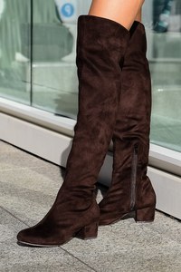 森 暖奈さん - チャンピオン(Champion)、グッチ(GUCCI)｜青山・表参道ストリートスナップ - 写真5