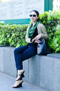 岩崎 朋恵さん - レイバン(Ray-Ban)、ユニクロ(UNIQLO)｜青山・表参道ストリートスナップ - 写真1