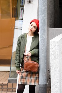 シュミット 舞華さん - ナチュラルビューティー(NATURAL BEAUTY)、バーバリー(BURBERRY)｜原宿ストリートスナップ - 写真1