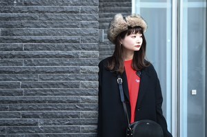 関口 瞳さん - ユニクロ(UNIQLO)、メゾン キツネ(Maison Kitsuné)｜青山・表参道ストリートスナップ - 写真8