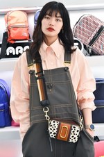 福士 リナさん - マーク ジェイコブス(MARC JACOBS)、ビルウォールレザー(Bill Wall Leather)｜青山・表参道ストリートスナップ5