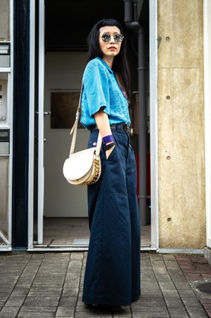 Me Loさん - カルヴェン(CARVEN)、ディッキーズ(Dickies)｜渋谷ストリートスナップ - 写真1