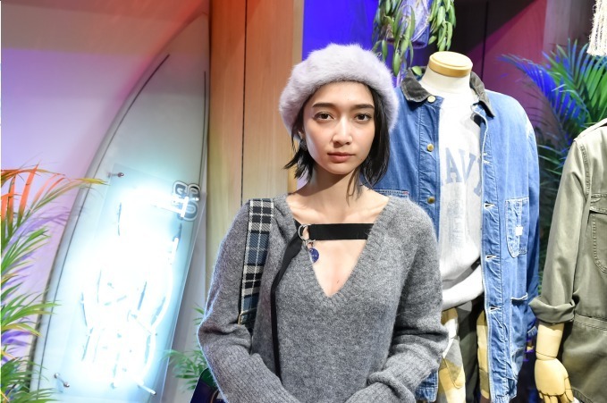 高瀬 真奈さん - ディーゼル(DIESEL)、アグ(UGG)｜銀座ストリートスナップ - 写真3