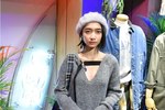 高瀬 真奈さん - ディーゼル(DIESEL)、アグ(UGG)｜銀座ストリートスナップ3